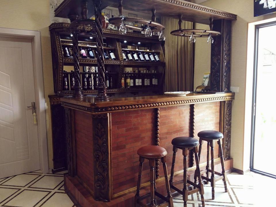 Hotel Guglux &Wine Cellar เทลาวี ภายนอก รูปภาพ