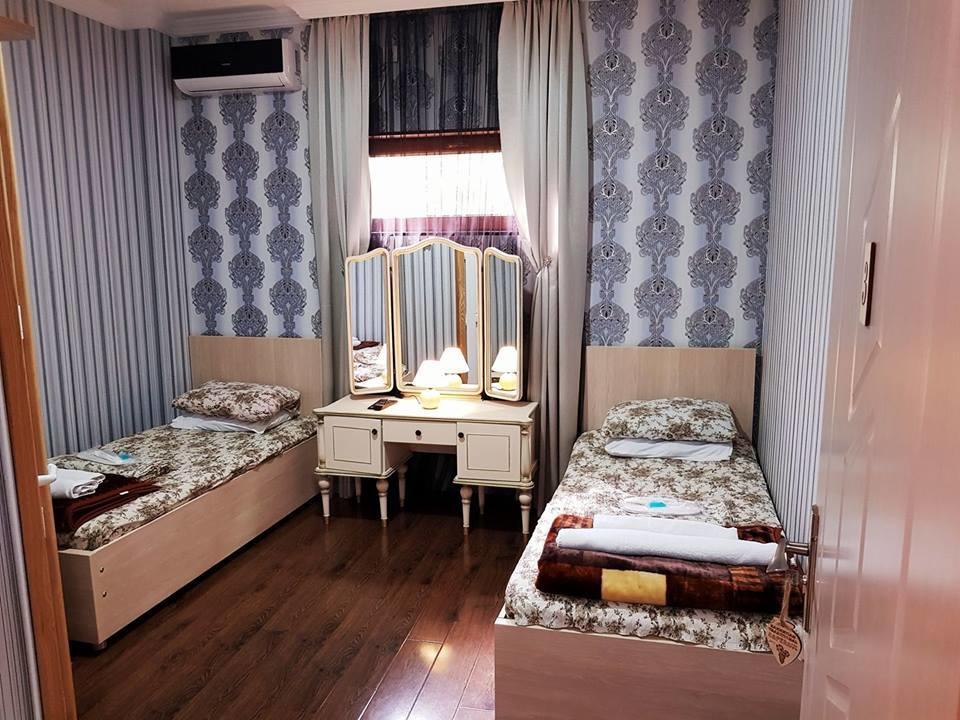 Hotel Guglux &Wine Cellar เทลาวี ภายนอก รูปภาพ