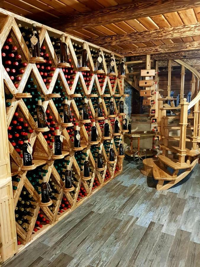 Hotel Guglux &Wine Cellar เทลาวี ภายนอก รูปภาพ